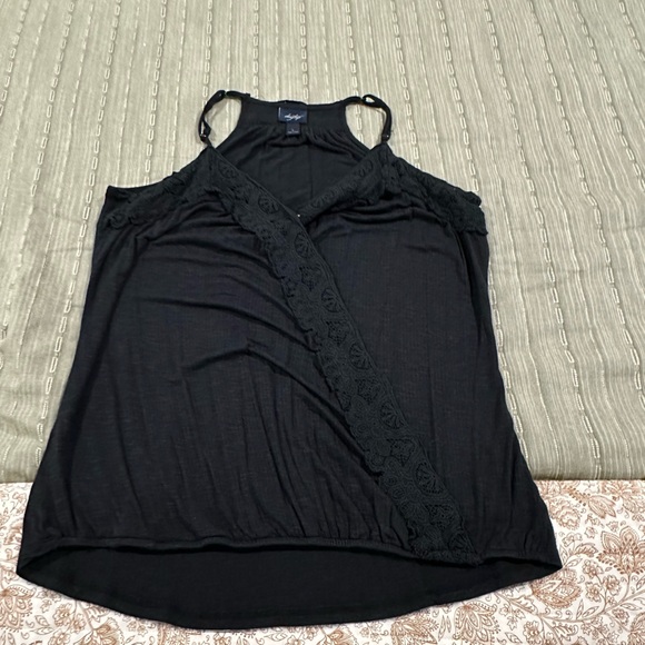 Daytrip Black Surplice Camisole with Lace Detail - Picture 5 of 10